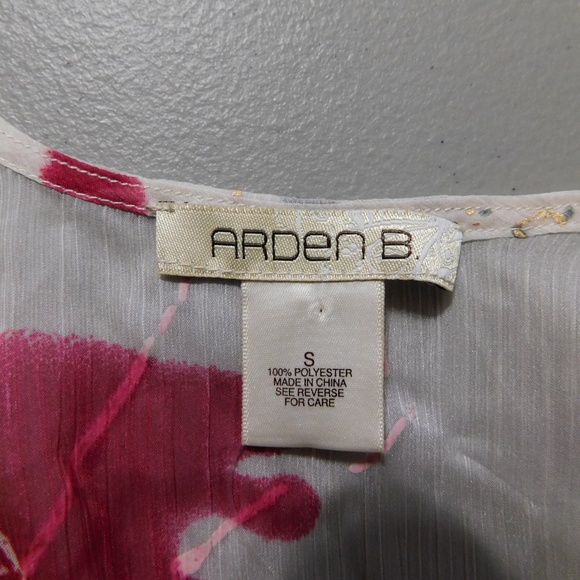 NWT Arden B Sheer Red Floral Ruffle Blouse - Picture 3 of 4